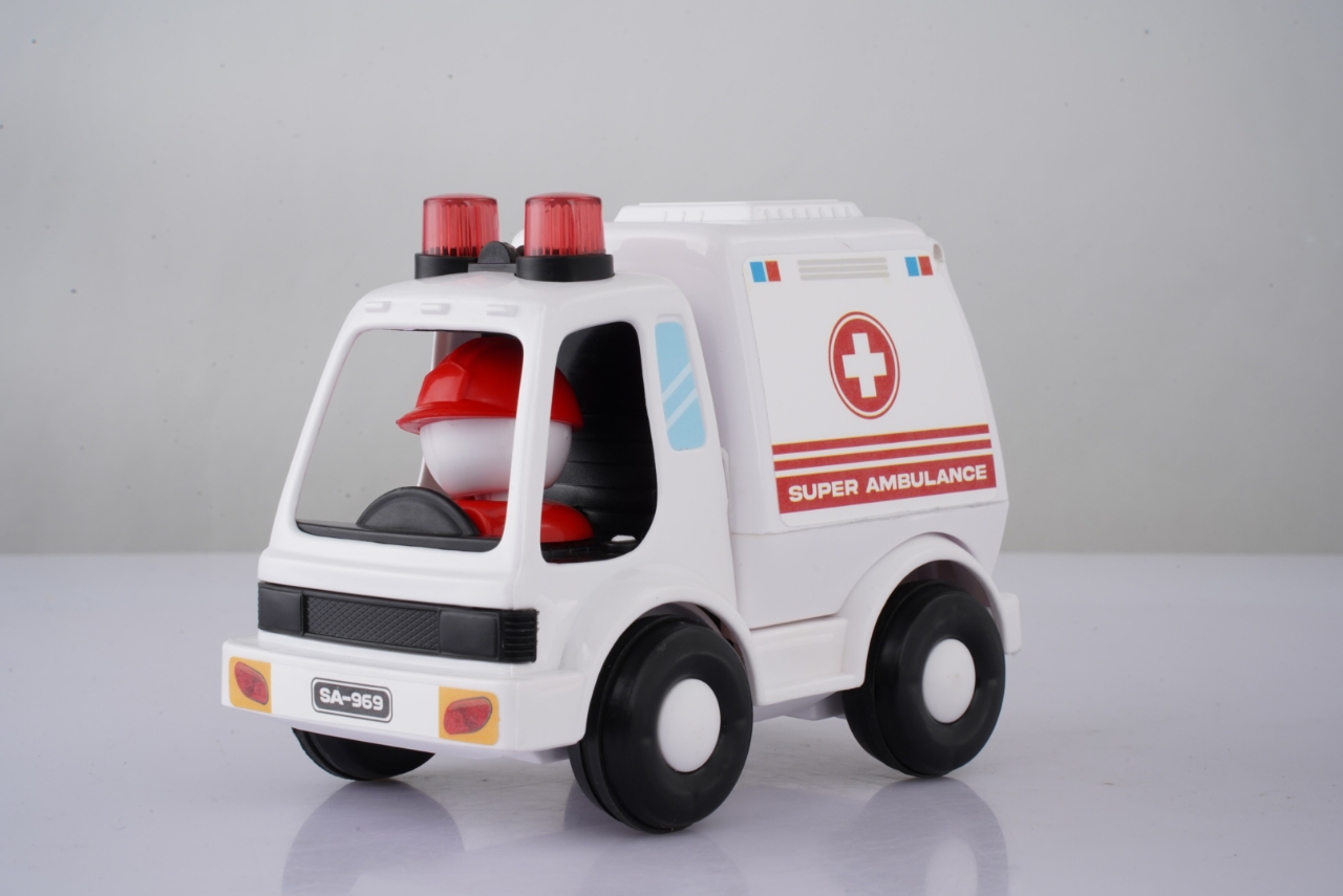 Jim & Jolly Super Ambulance 6" Assorted